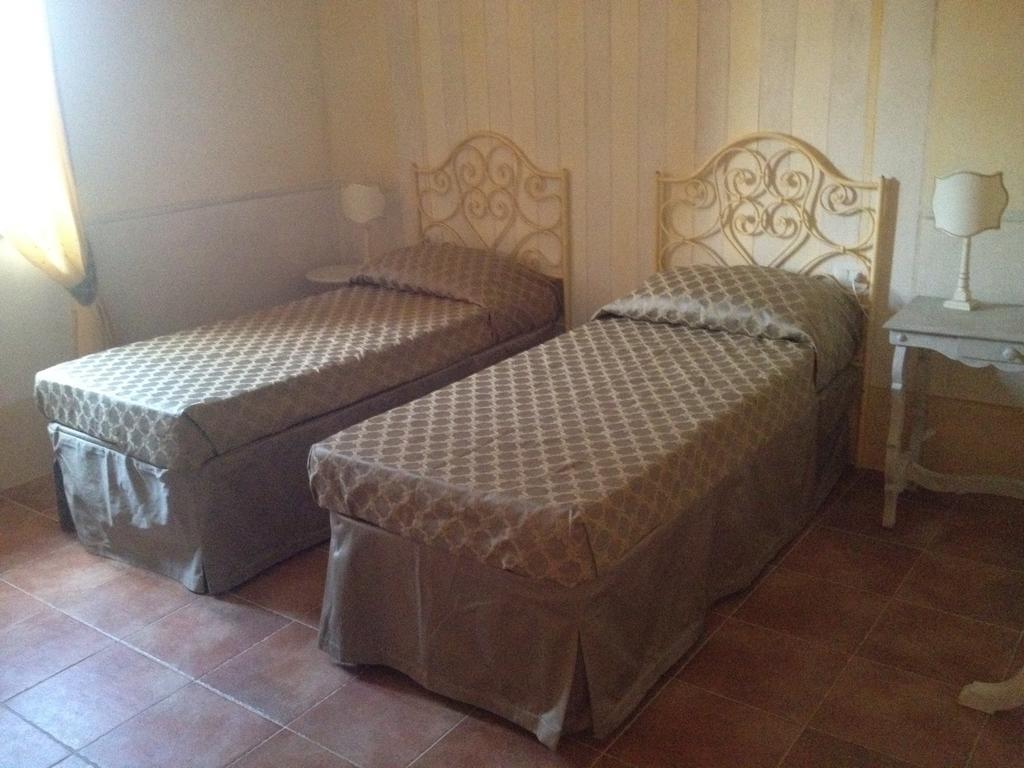La Locanda Di Ortimino Монтеспертоли Стая снимка