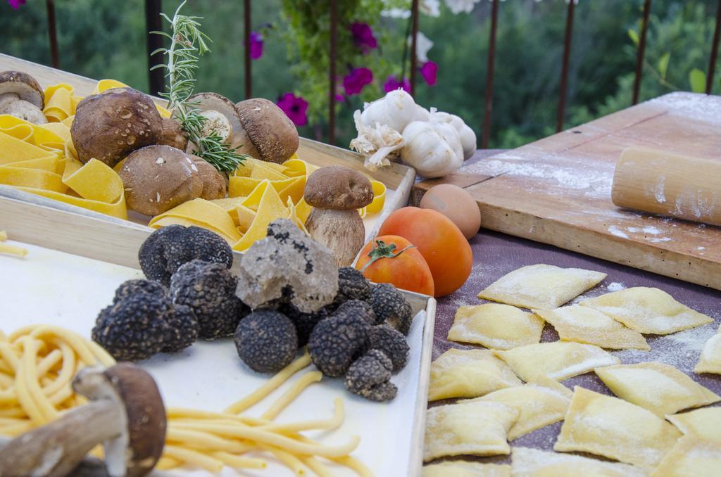 La Locanda Di Ortimino Монтеспертоли Екстериор снимка